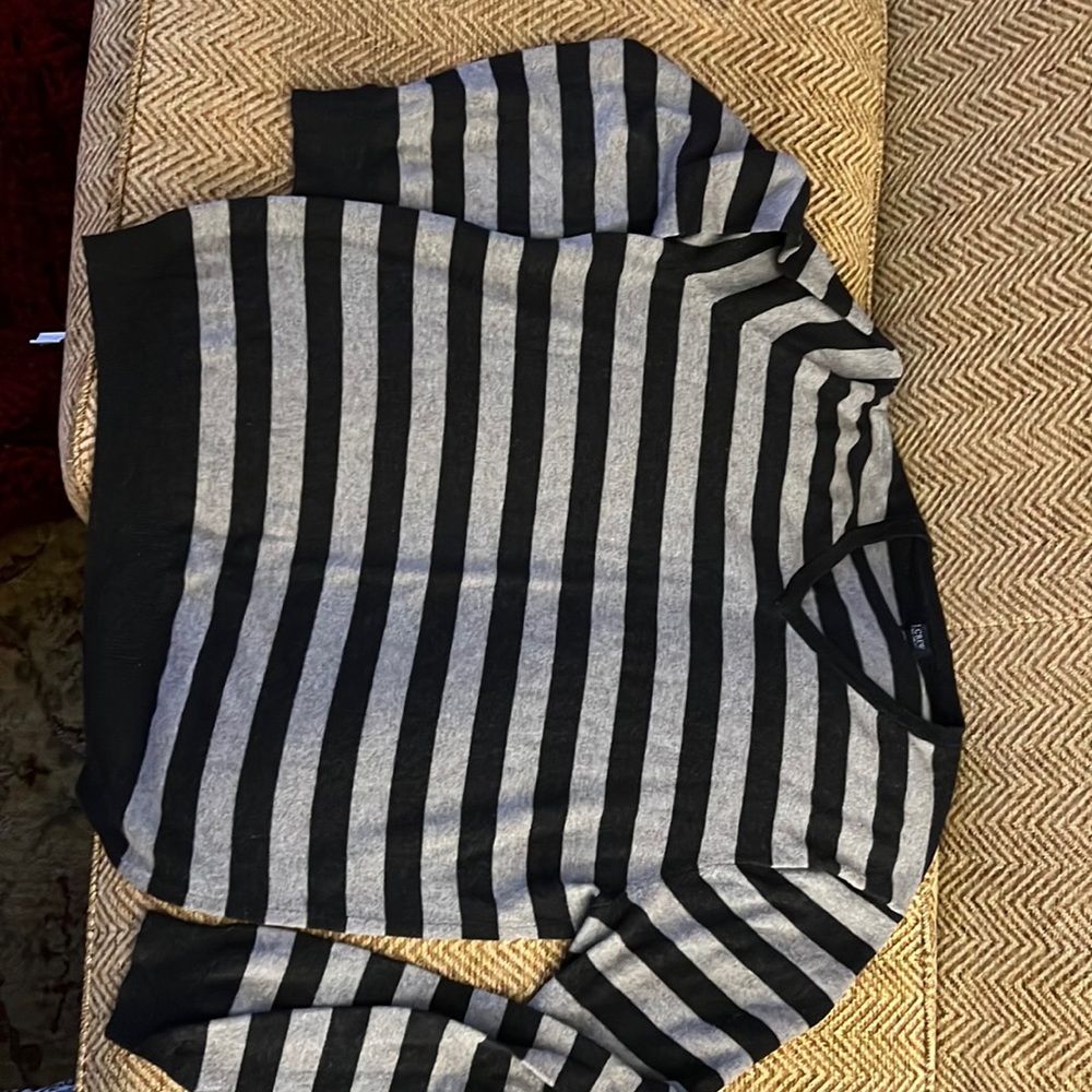 J. Crew mens V-neck black/gray striped long sleeved sweater sz L